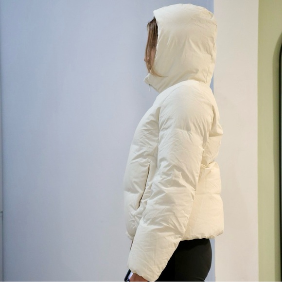 Uniqlo Women's Off-White Puffer Jacket Seamless Down Parka - Picture 14 of 14